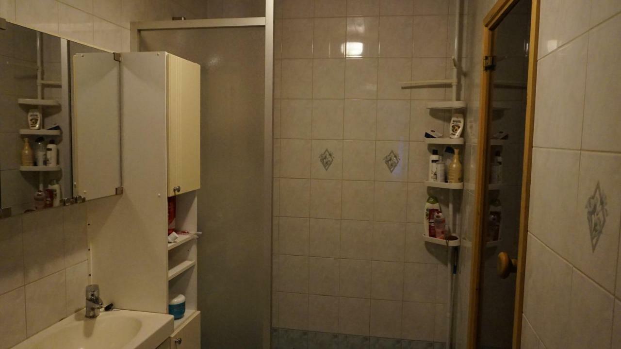 Apartment 4 Bedrooms Near Center - Kranni *